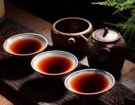 普洱生茶是當(dāng)年的好還是陳年的好？